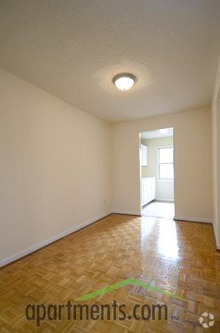 Dining Room - Chestnut Arms Apartments