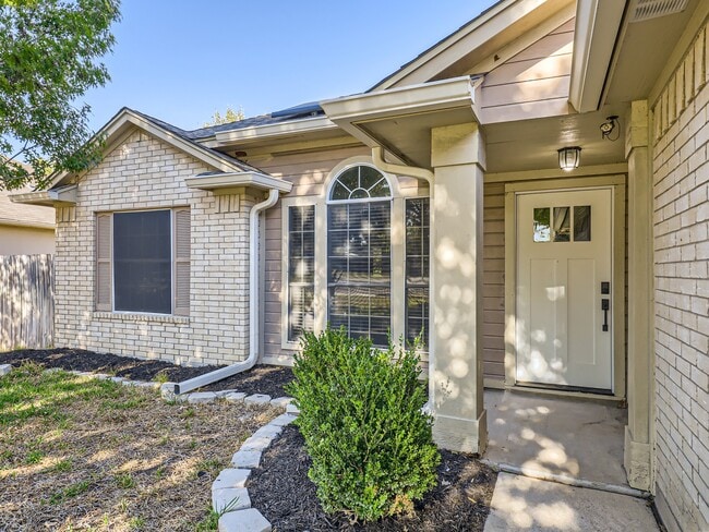 Photo - 201 Orchard Way