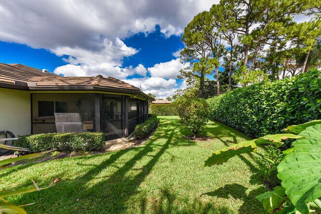 Photo - 493 Forestview Dr