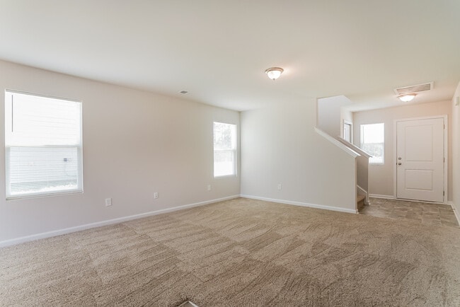 Photo - 108 Foxford Dr