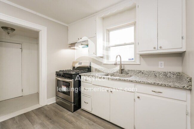 Photo - 1115 E Dayton St