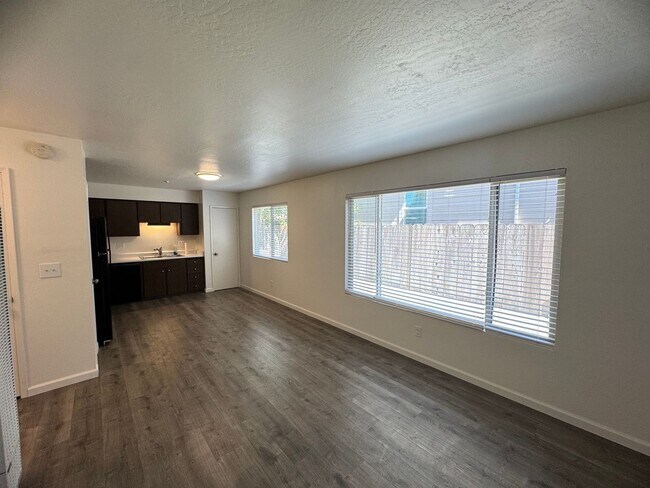 1046 Benton St Unit 1