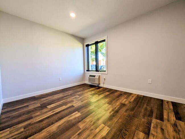 Photo - 413 Jefferson St