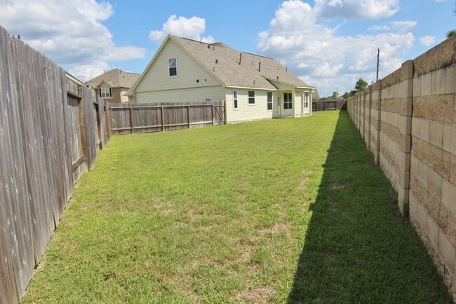 Photo - 30603 Gardenia Trace Dr