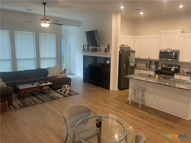 Photo - 336 Teakmill Trail