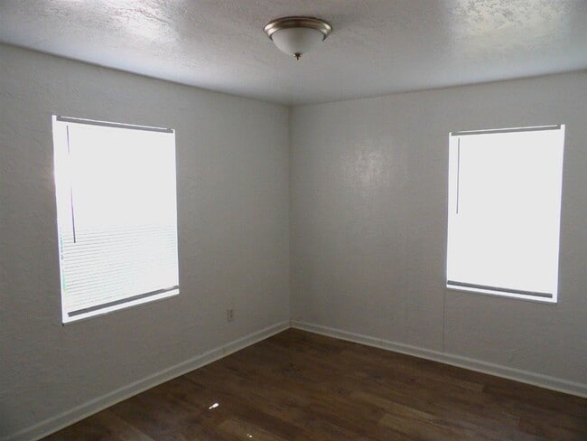 Photo - 2701 SW G Ave