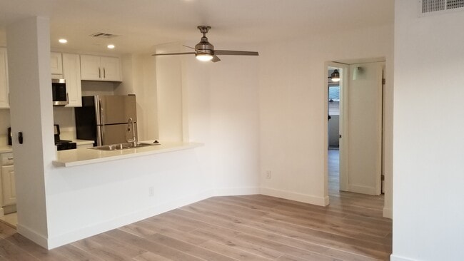 Building Photo - 14126 Tiara St