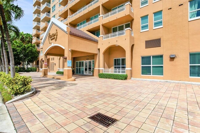 Building Photo - 2665 SW 37th Ave Unit 512 Rental