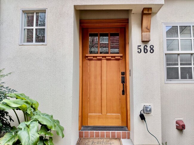 Photo - Luxury Townhome in Lake Oswego’s Coveted First Addition | Garage Included!