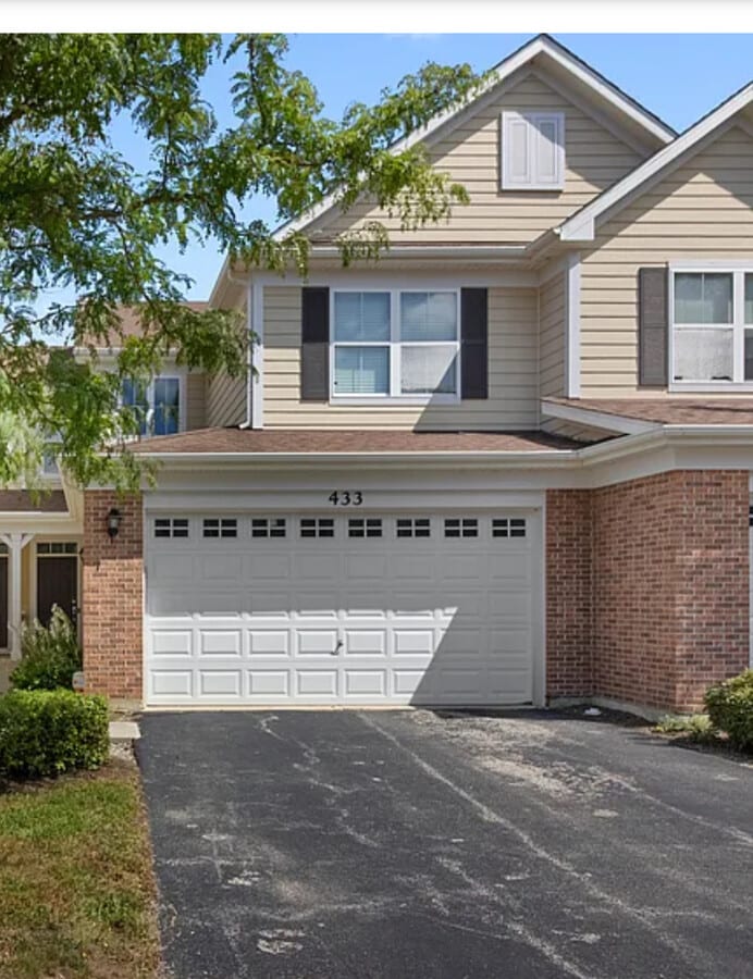 Photo - 433 Acushnet St