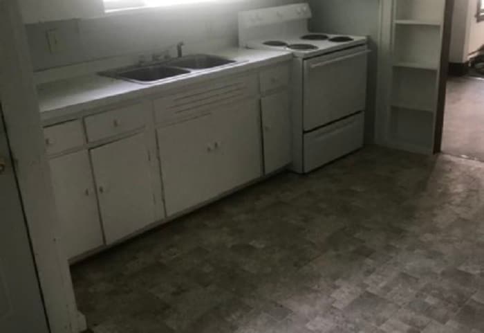 Photo - 910 Dakin St