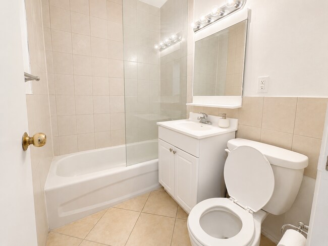 Photo - 710 Spadina Ave. Unit 505
