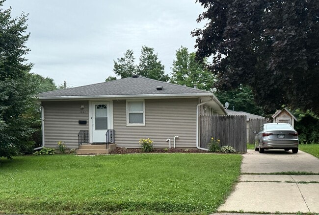Photo - 619 14th St SE Apartamento Unidad 1351 7th Avenue SE