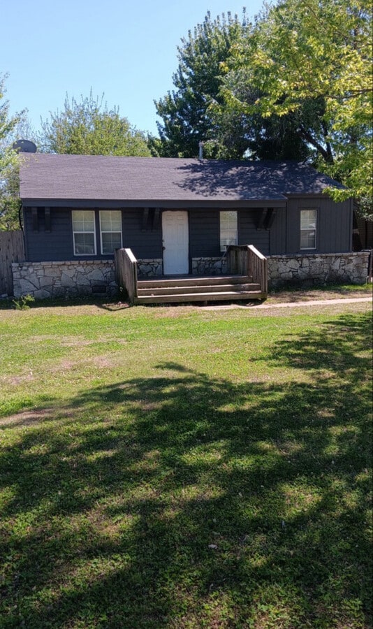 Photo - 7402 SE 15th St Casa