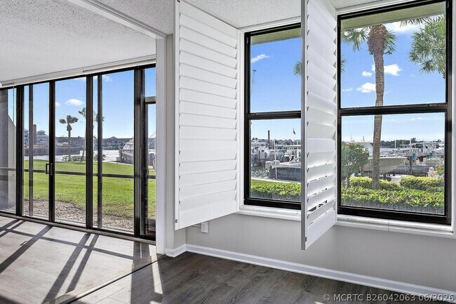 1748 Jupiter Cove Dr Unit 121 A