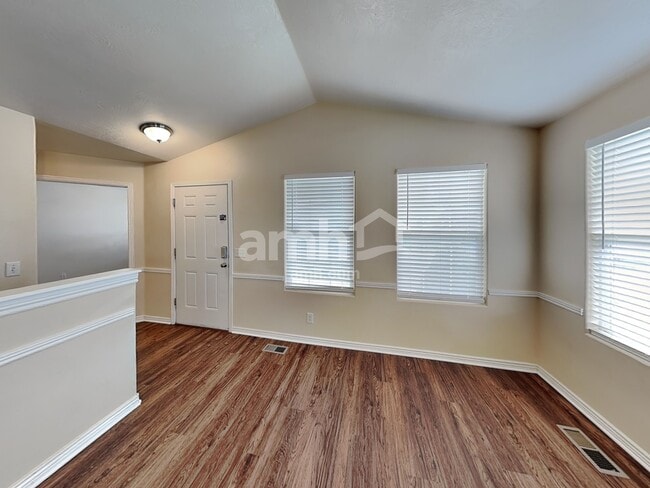 Photo - 1877 E Cedar Dr