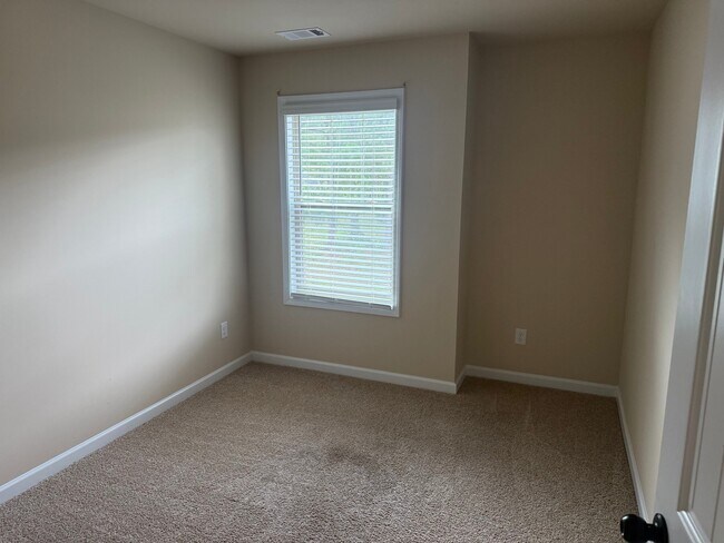 Photo - 213 Camellia Ct