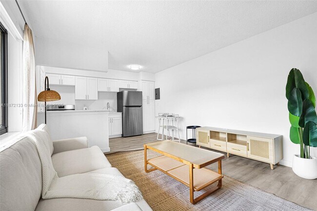 Building Photo - 13210 Memorial Hwy Unit 208 Rental
