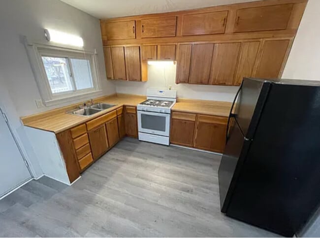 Building Photo - 331 W Morrell St