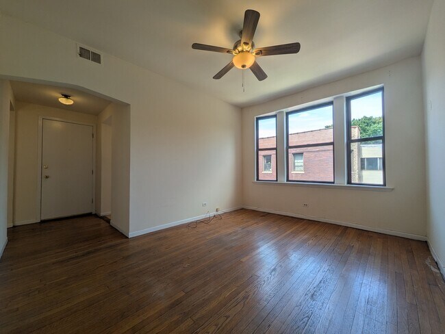 Photo - 3147 W Medill Ave Unit 3