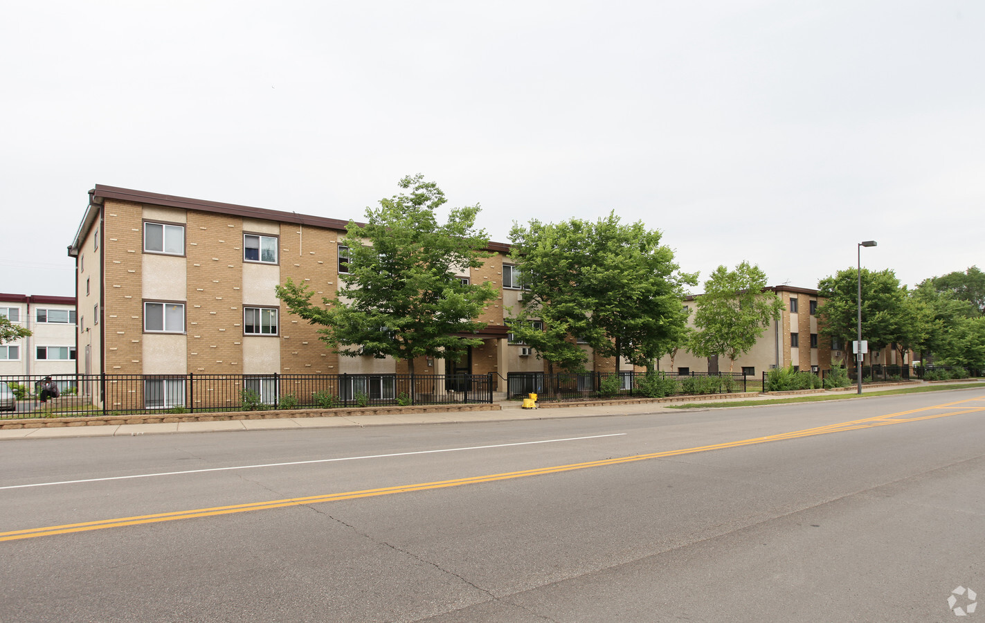 Louisiana Court Apartments - Louisiana Court Apartments