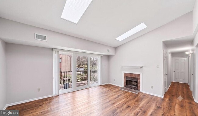 Building Photo - 76 Le Forge Ct Unit 76