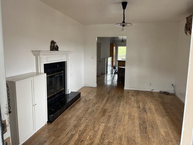 Photo - 719 Stannage Ave