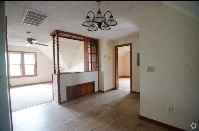 Building Photo - 669 Westminster Hill Rd Unit 3 Rental