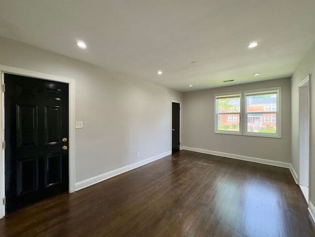 Photo - 1111 Gleneagle Rd Unit 2