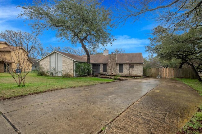 Photo - 9009 Sawtooth Ln