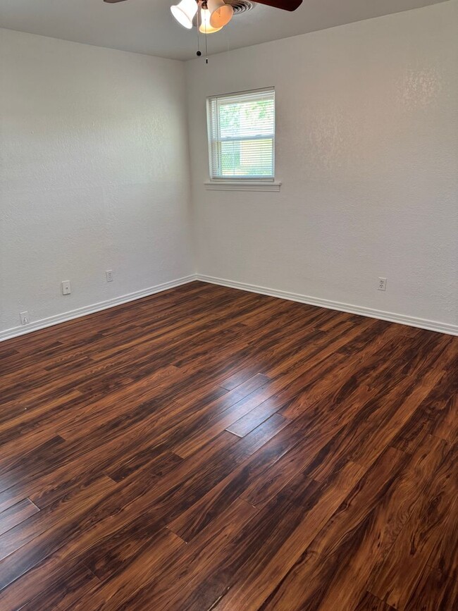 Photo - 3/1 in West Lampasas