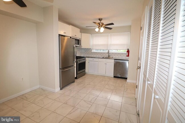 Photo - 32 Pin Oak Ln