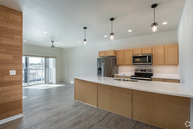 2BR, 2BA - 1,395SF
