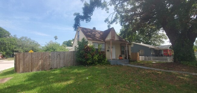 Photo - $300 OFF YOUR FIRST MONTH'S RENT !