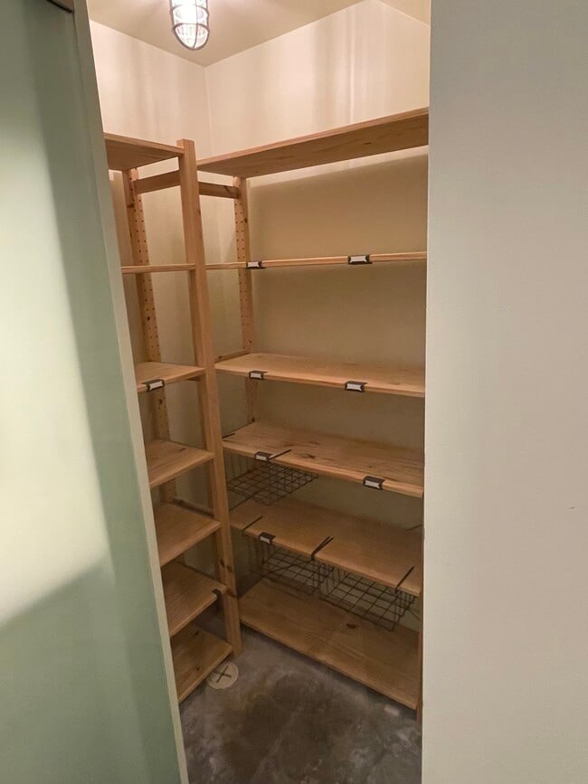 Photo - 814 E 3rd St Unit B