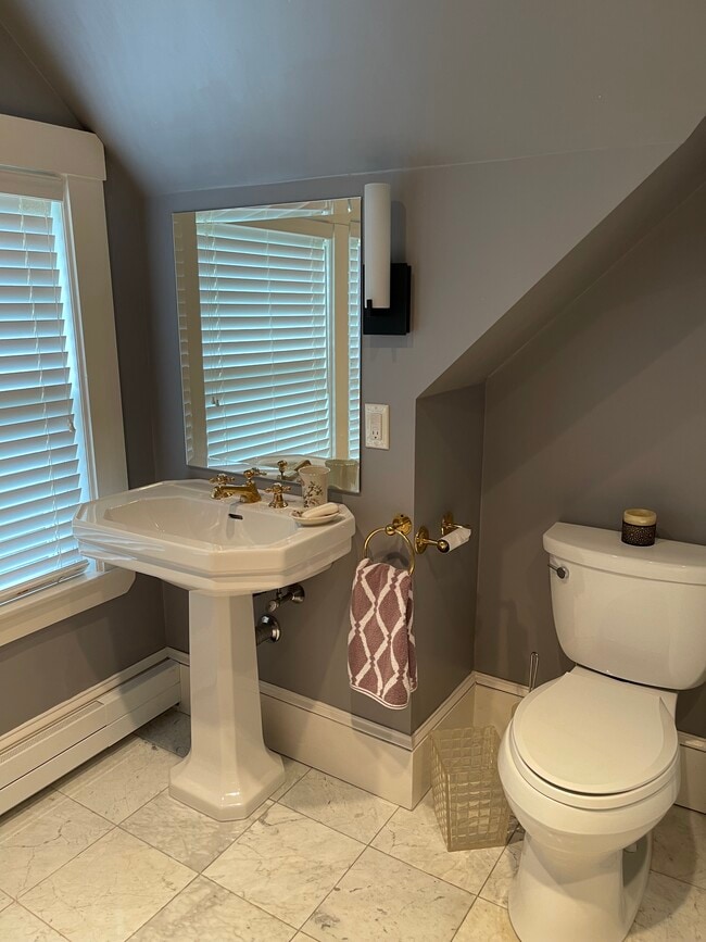 Bathroom - 3 Glengarry Rd Unit 3