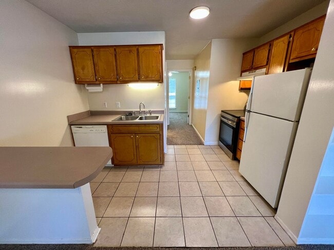 Photo - 1BR 1BA Ground Level Apt., Free Water! - *No pets* Unidad C-23