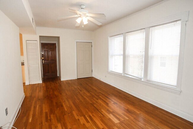 Photo - 3523 N Broadway St Unit 3E