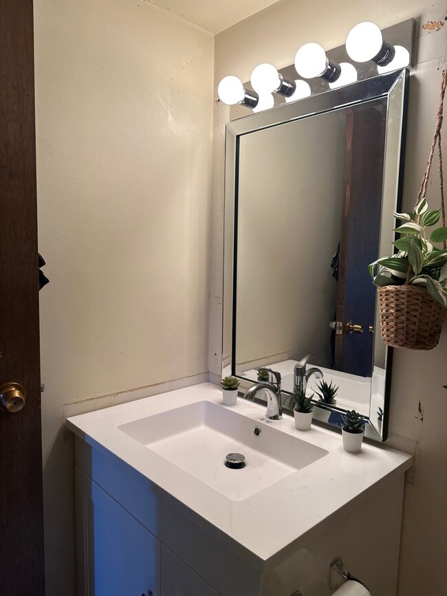 Photo - 2016 Fullerton Av Unité 1304