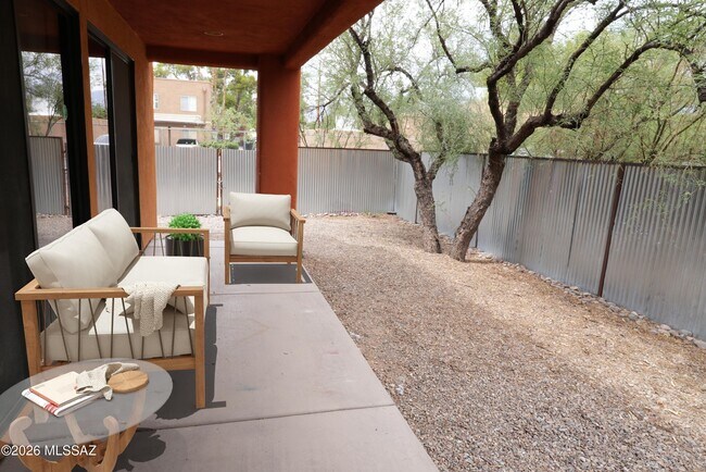 Photo - 1317 E Hedrick Dr