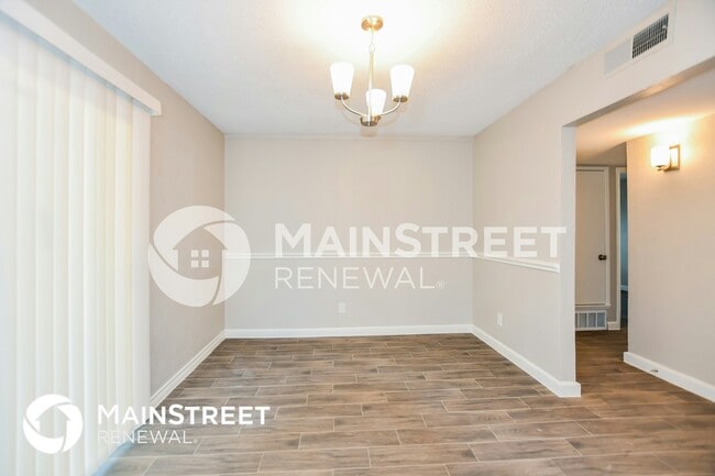 Photo - 926 Wateka Way