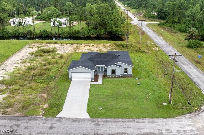 Photo - 945 Butler St E