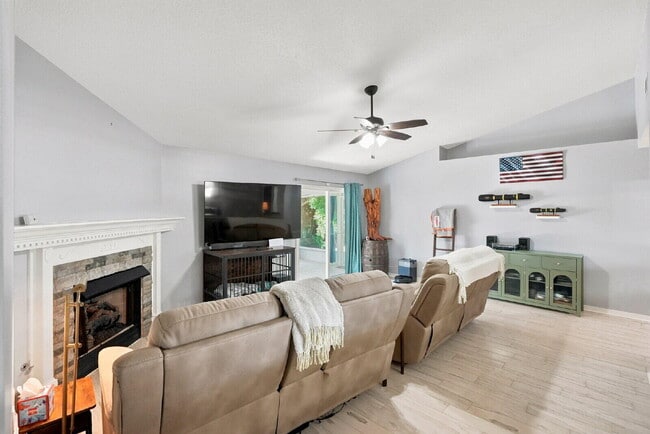 Photo - 4761 Connor Dr