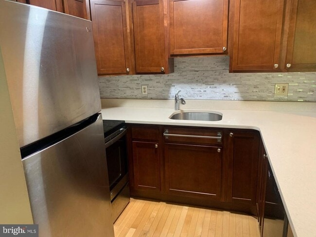 Photo - 5700 Chapman Mill Dr Unidad 2215