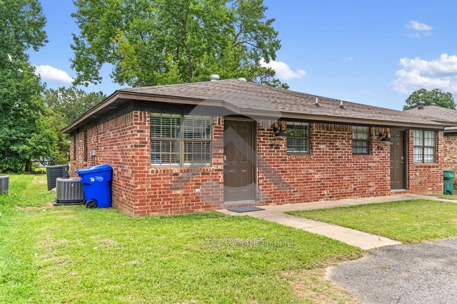 Building Photo - 438 Helen St