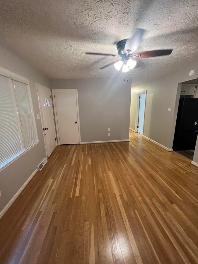 Photo - 4019 Winnepeg Way