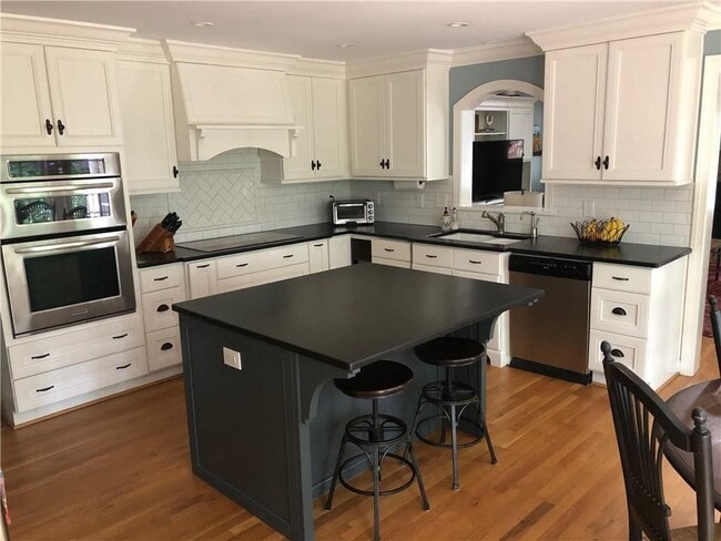 Photo - 2823 Ridge Valley Rd NW