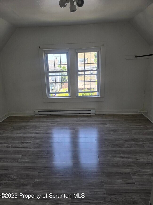 Photo - 908 Richmont St