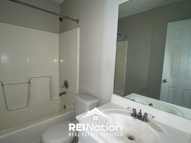 Photo - Charming 3BR/2BA Memphis Home with Vaulted Ceilings & Hardwood Floors!
