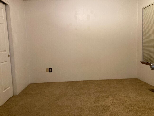 Photo - 2 Bedroom Condo with Attached Garage in Gu...
